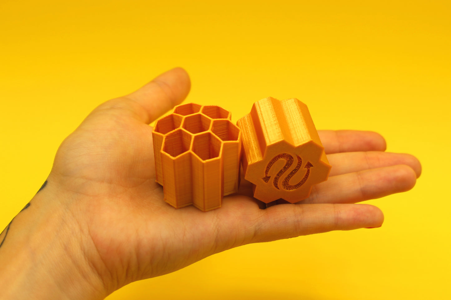(SET OF 2) ECO FRIENDLY 3D PRINTED PEN AND CART STANDS